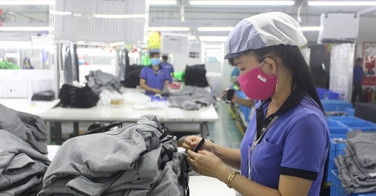 Sản xuất vải đang là 'nút thắt cổ chai' của dệt may Việt Nam
